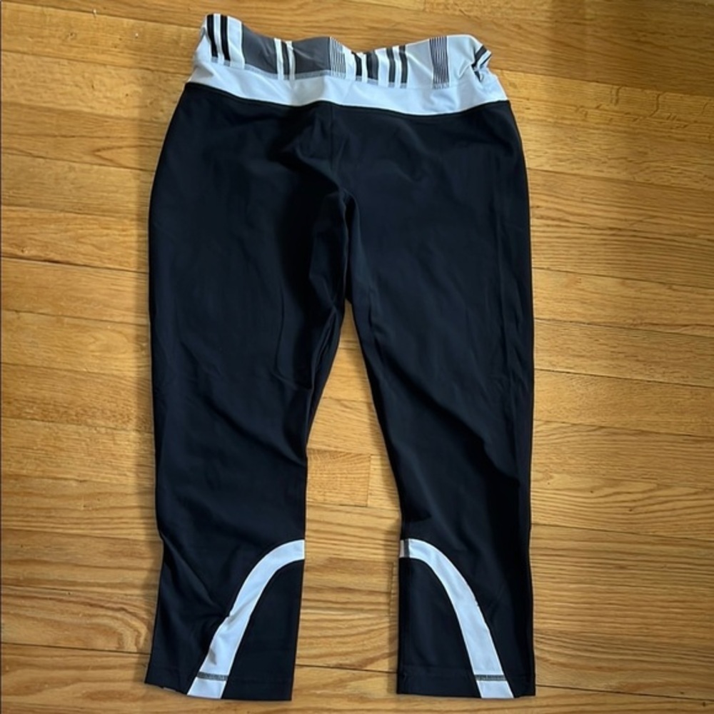 Lululemon Run Inspire Crop leggings light grey and black